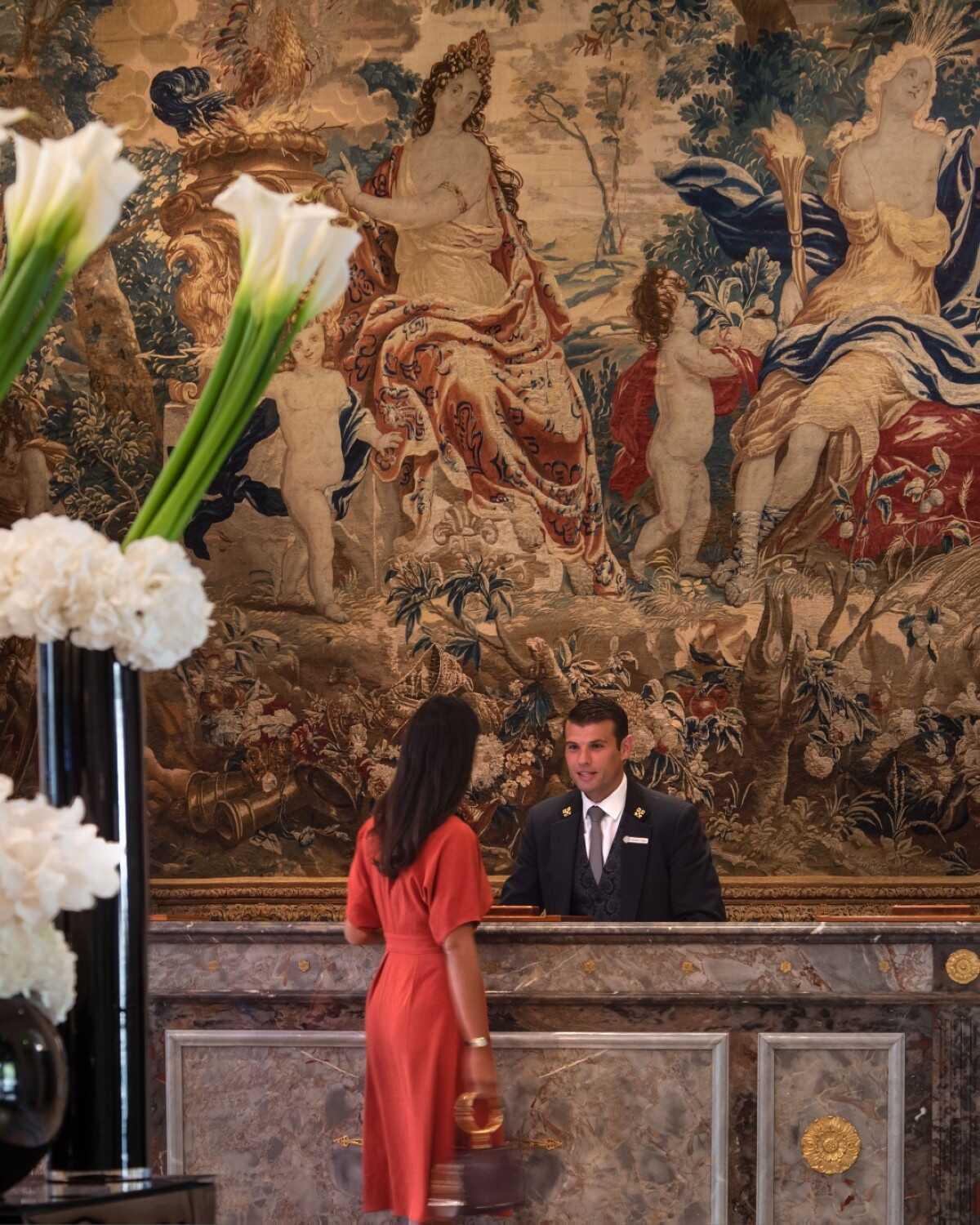 Four Seasons Hotel George V: Reception