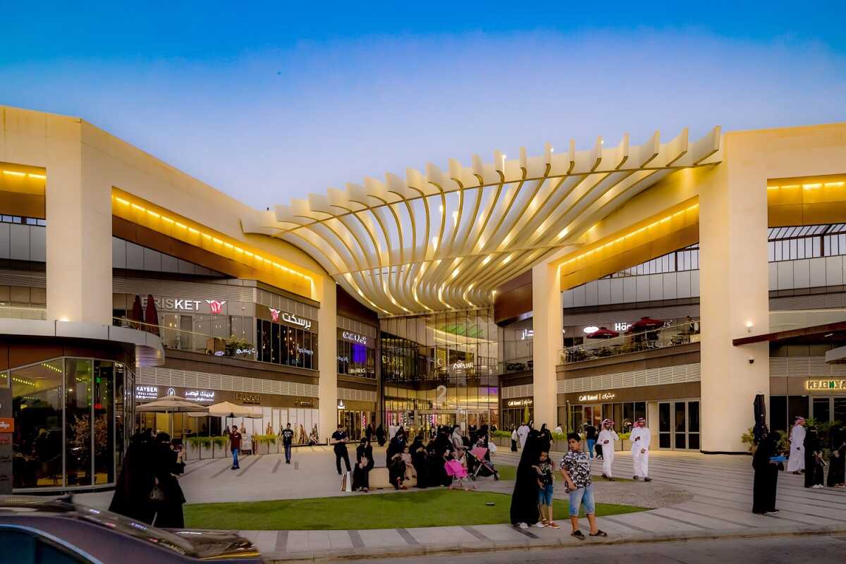 Riyadh Park Mall has entertainment options for the whole family.