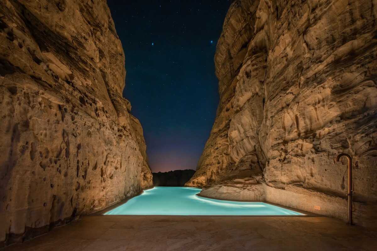 Banyan Tree has one of the most beautiful swimming pools you'll ever lay eyes on 