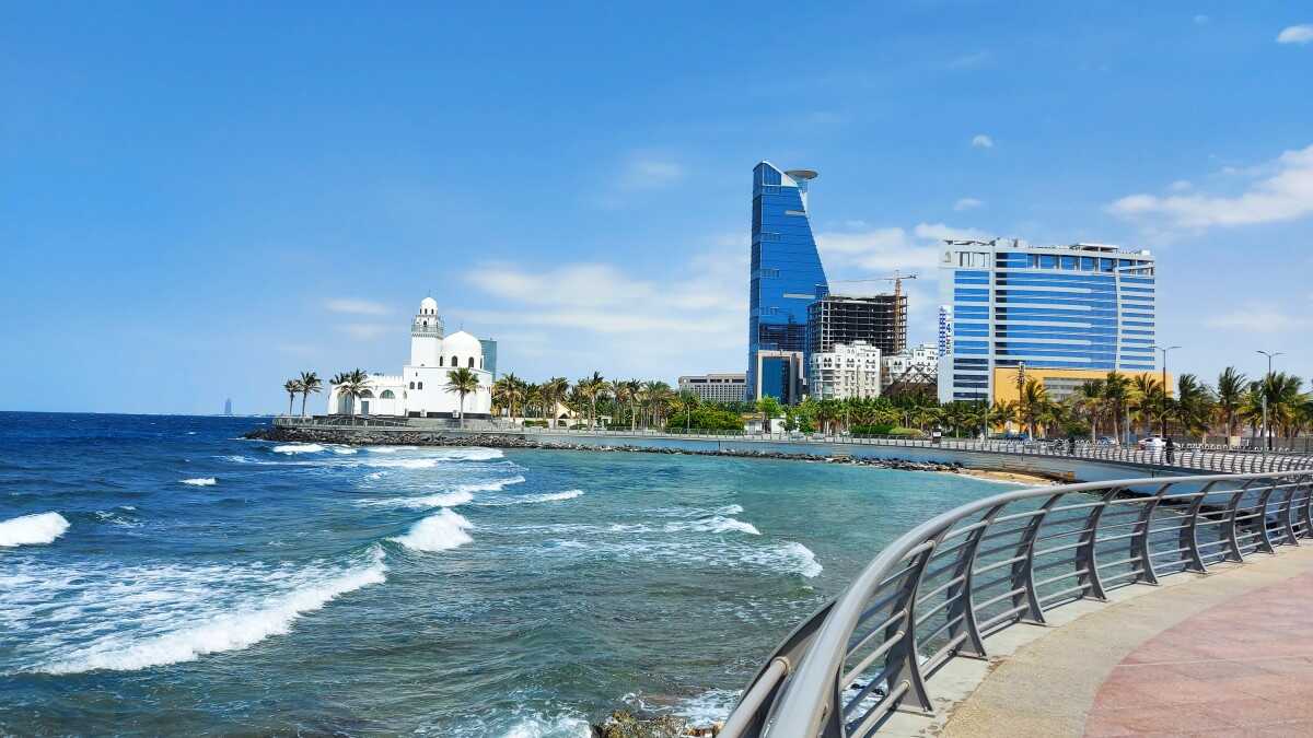 There are fun activities for everyone along Jeddah Corniche