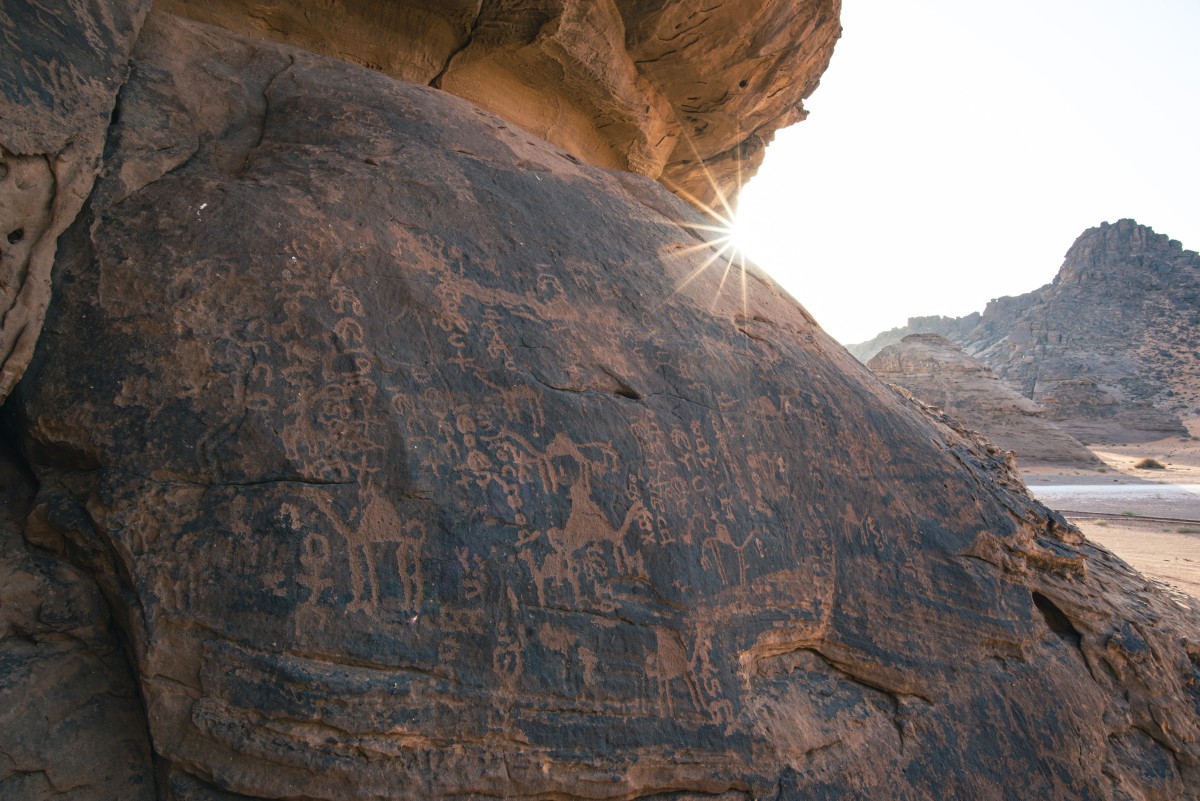 See prehistoric rock carvings at Jubbah