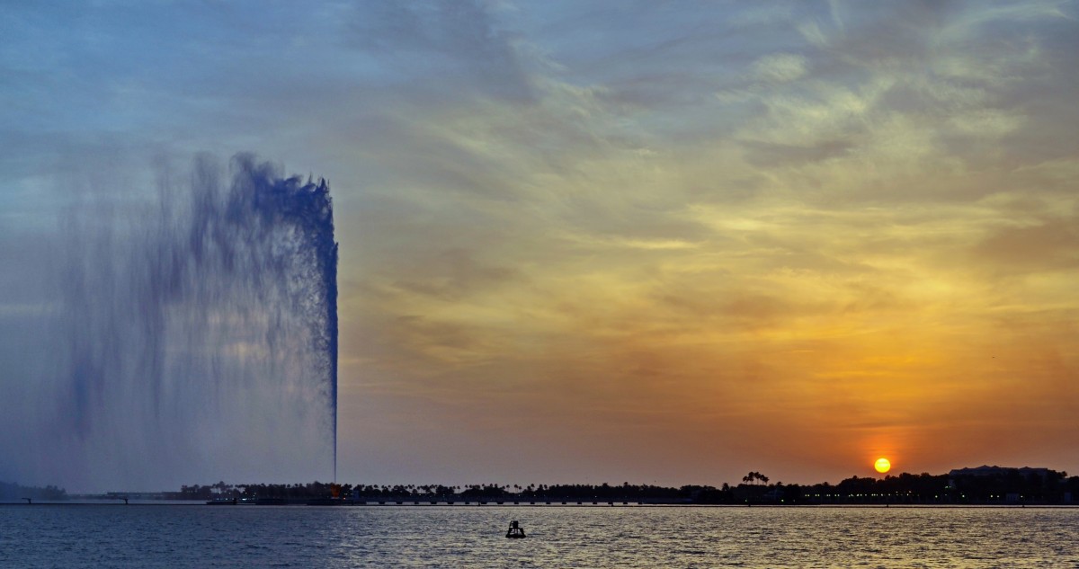 King Fahd's Fountain at sunset