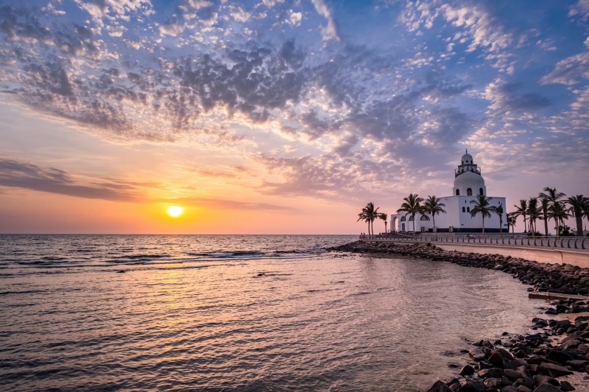 Explore the Corniche and Al Balad on foot