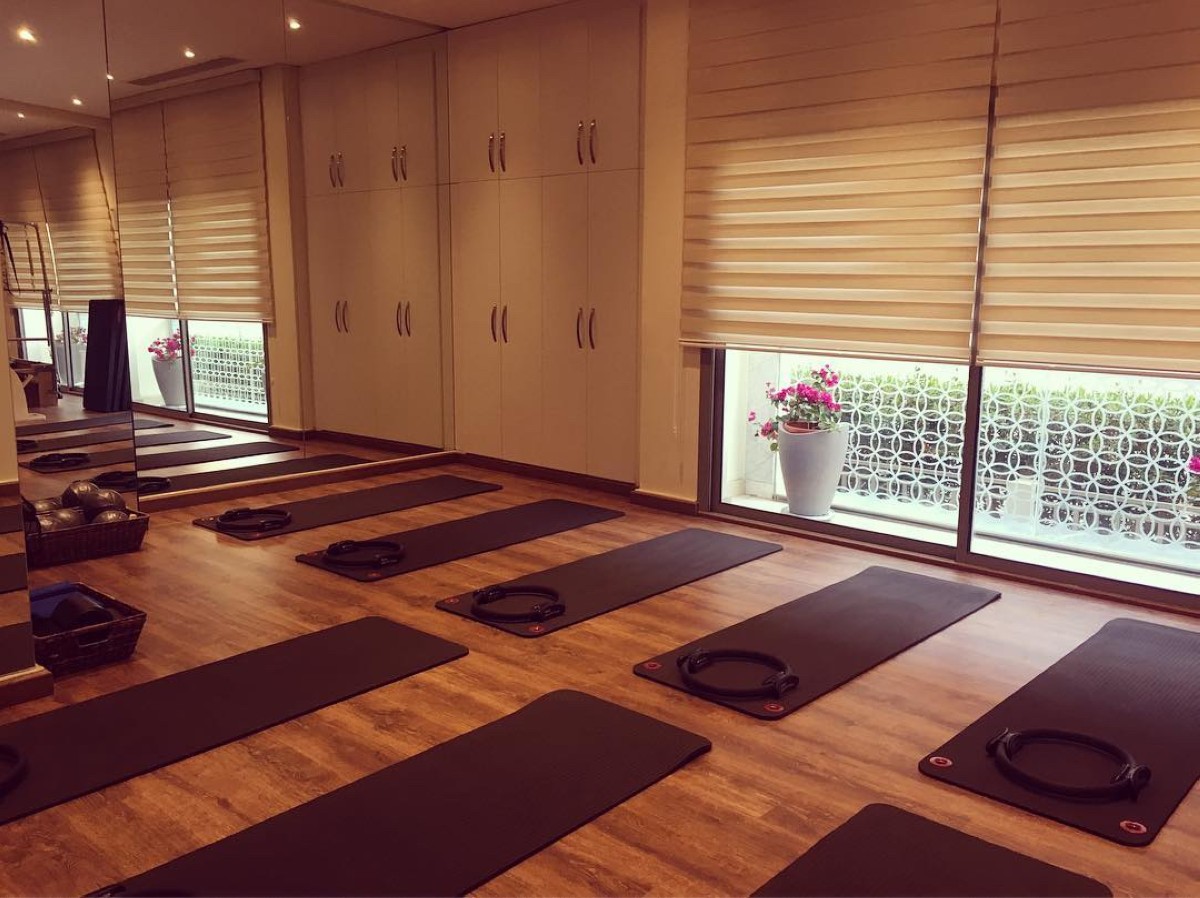 Form has a mix of mat and reformer workouts