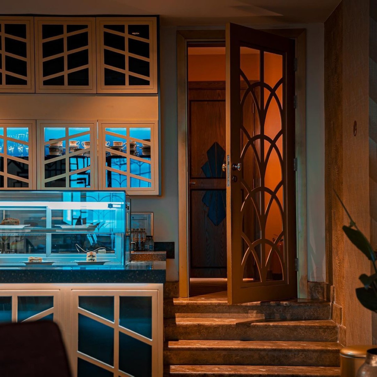 Noug is a classic Arabian café