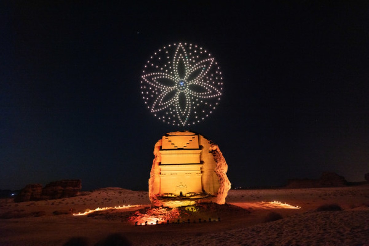 A celebration of light draws above Hegra, the UNESCO World Heritage Site in the Northwest of the Kingdom of Saudi Arabia. Hegra’s Drone Light Show explores the origins and beauty of light in its purest form. Light is the cornerstone of wellness, powering minds and bodies. The light show marks the end of AlUla Wellness Festival, which is the first of a series of festivals and events forming together AlUla Moments Calendar. (PRNewsfoto/The Royal Commission For AlUla, Kingdom of Saudi Arabia)