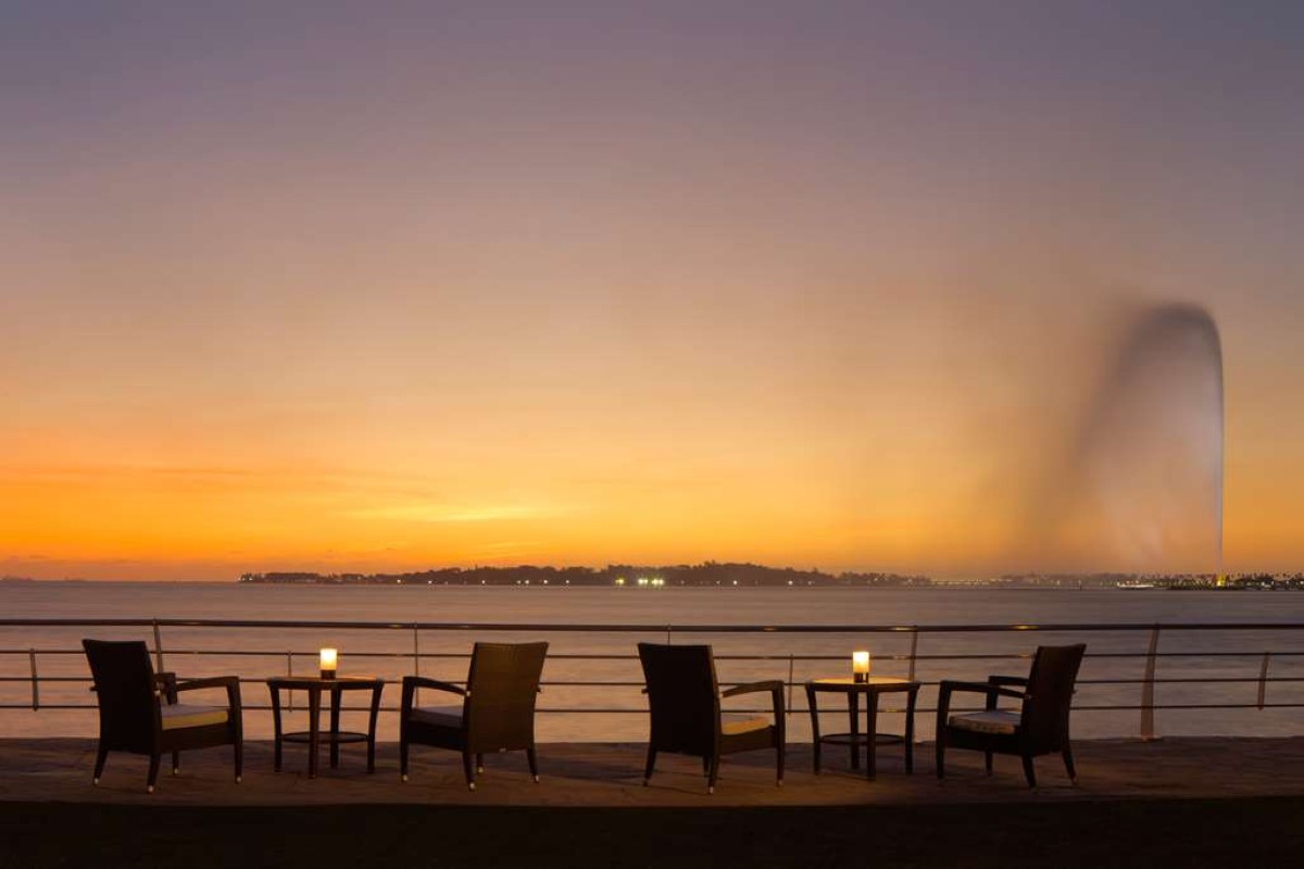 The Park Hyatt's Lounge and Terrace is open all hours so get comfortable as the sun goes down 