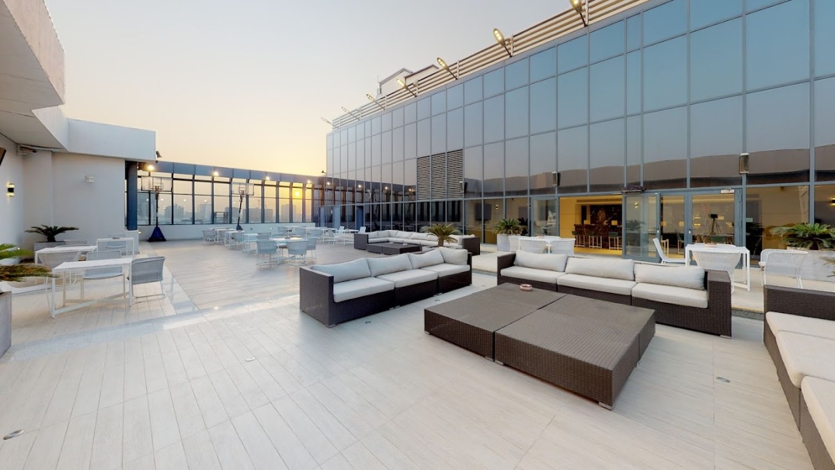 Relax with friends at the Aqua Lounge