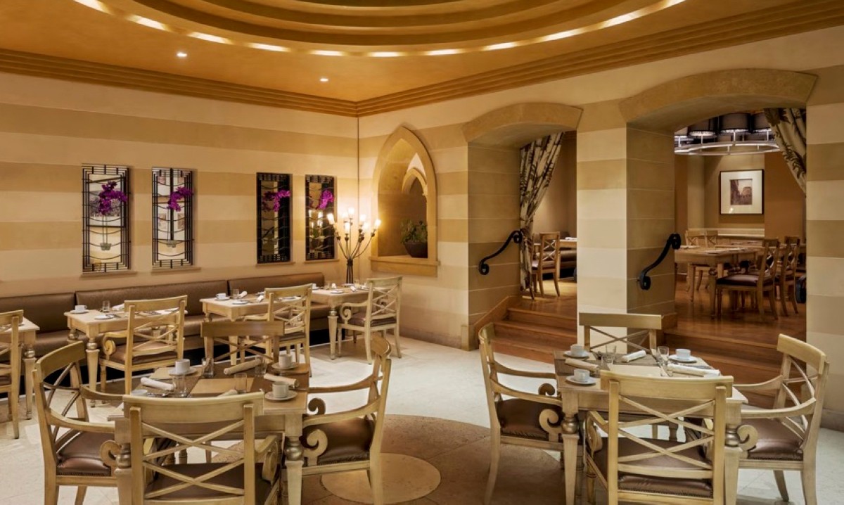 Tuck into a five-star buffet at Fayrouz in the Sheraton Dammam Hotel