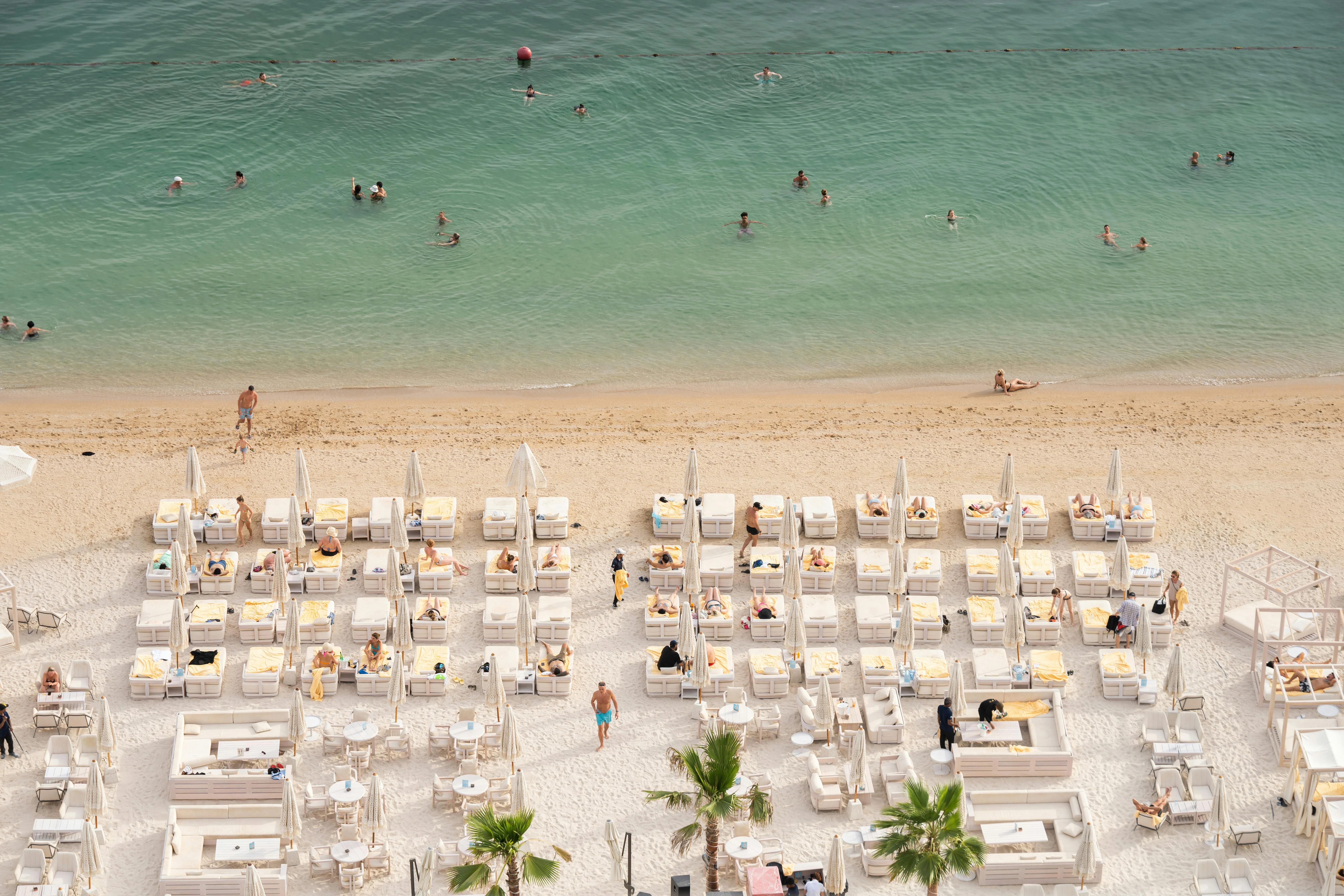 The Radisson Beach Resort Palm Jumeriah in Dubai. Pexels