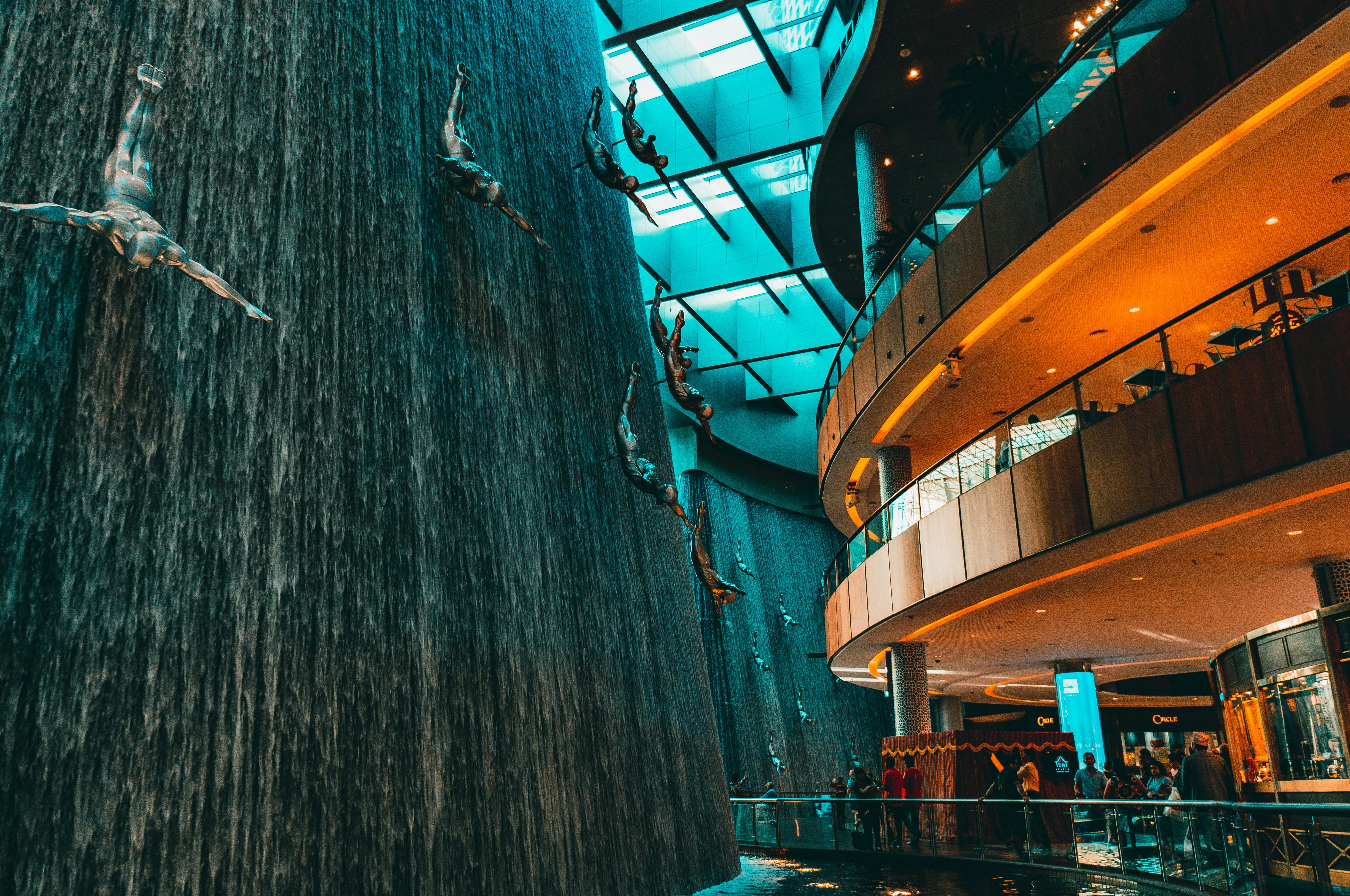 Dubai Mall. Unsplash