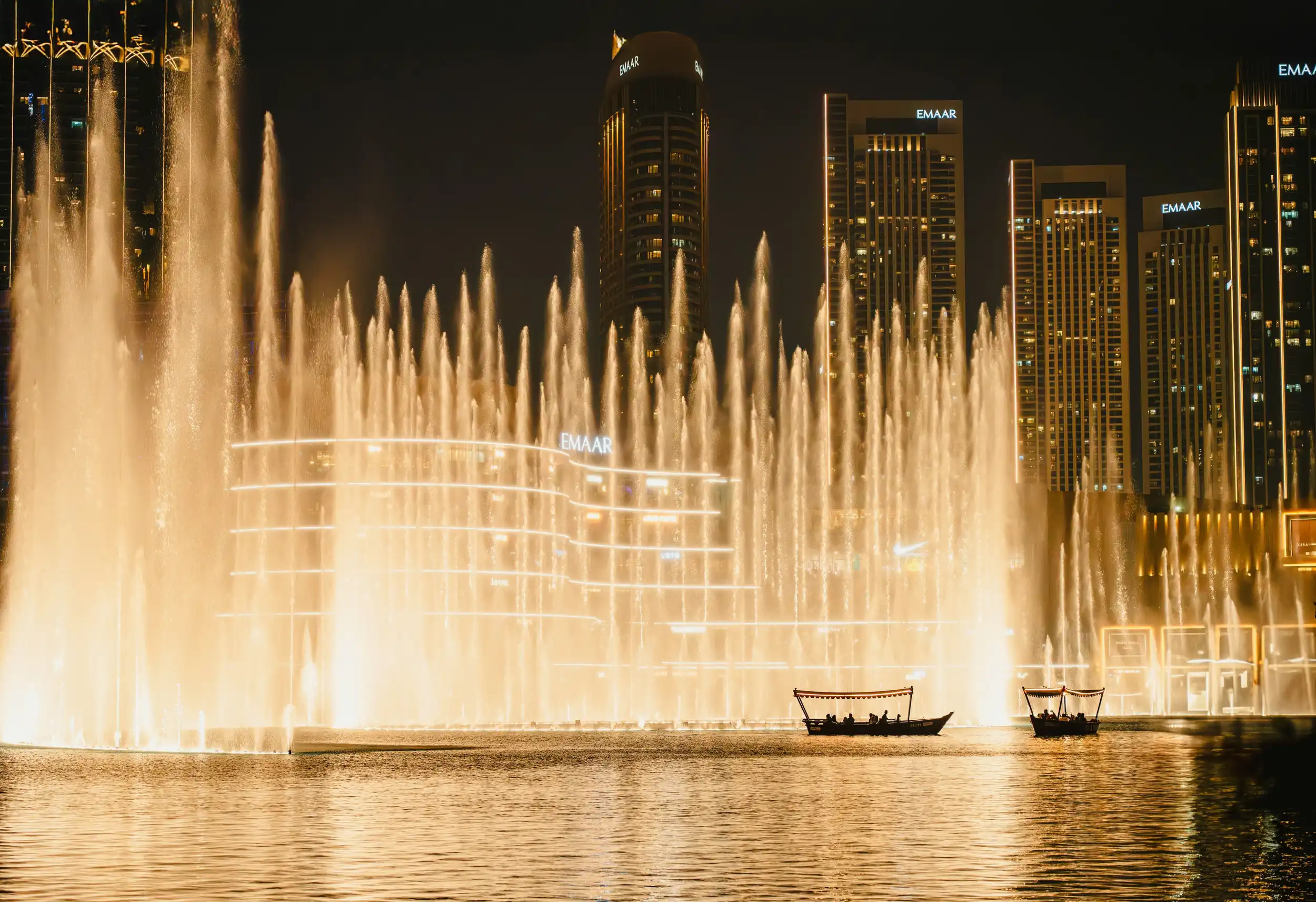 Dubai Fountain. Unsplash