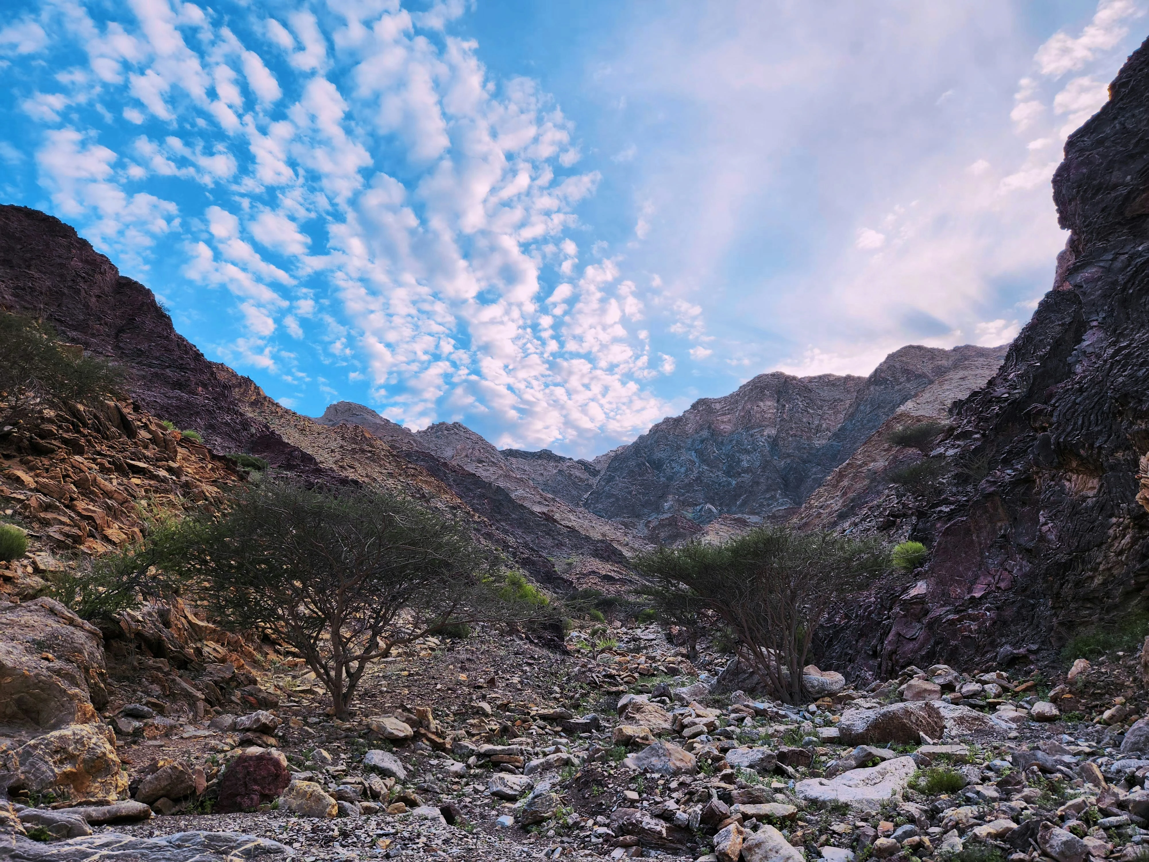 Rocky trail through Hatta. Unsplash