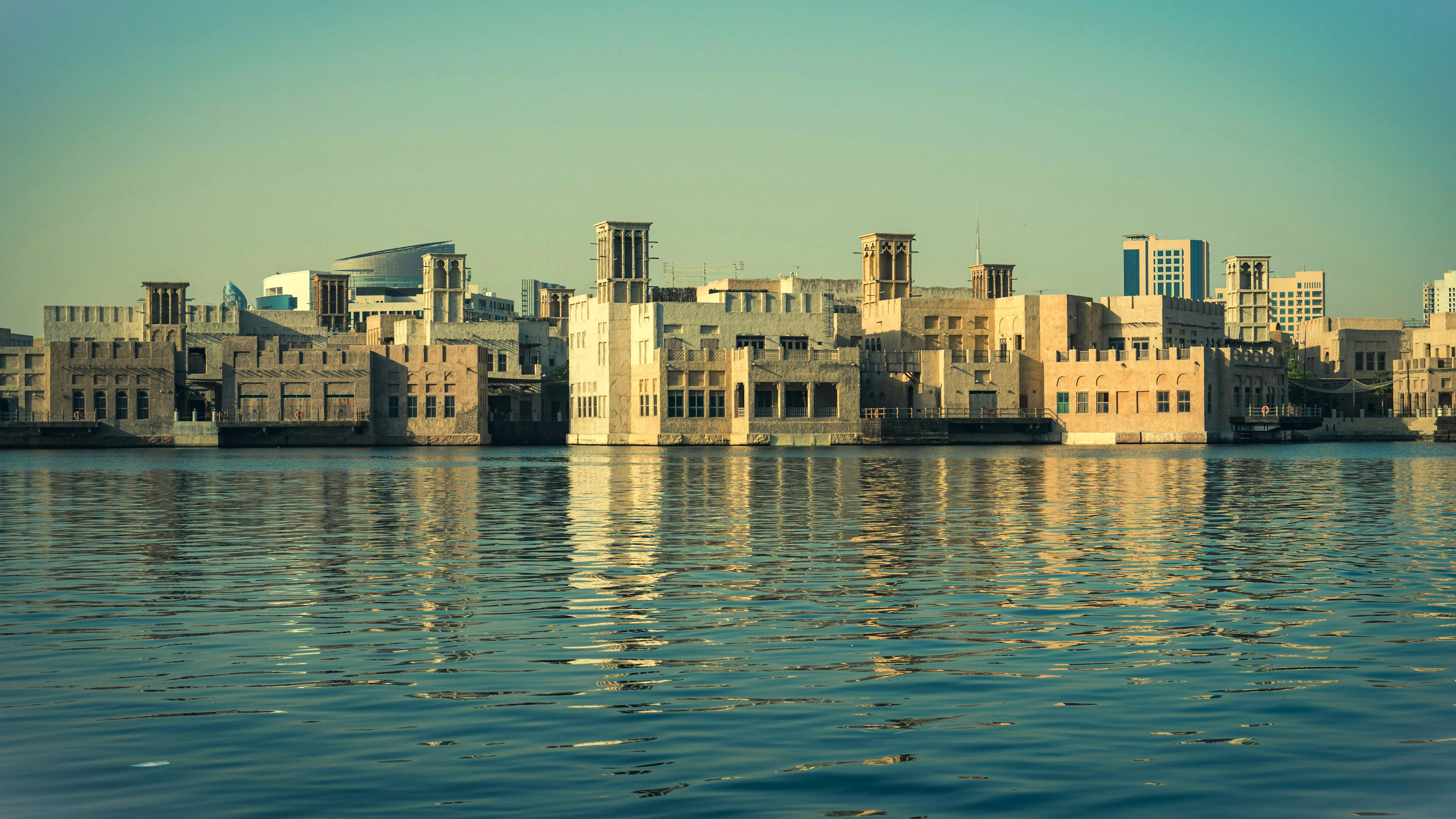 Dubai Creek. Unsplash