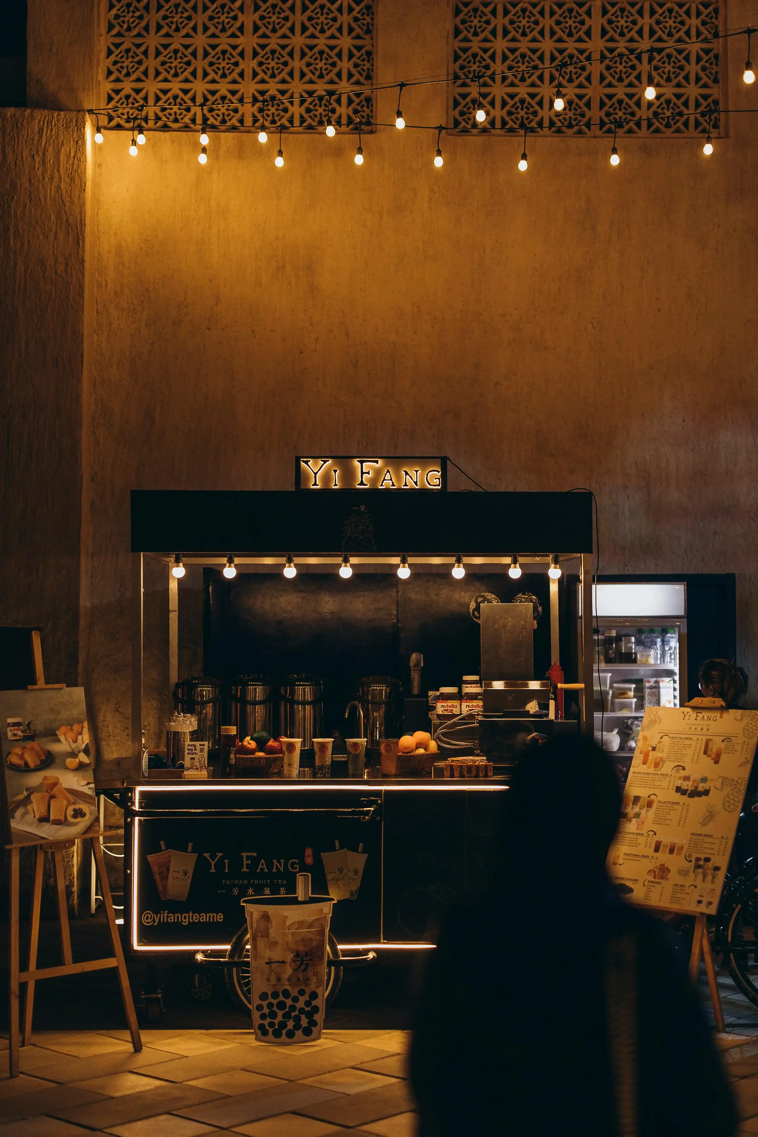 Night Market in Shindagha neighbourhood. Pexels