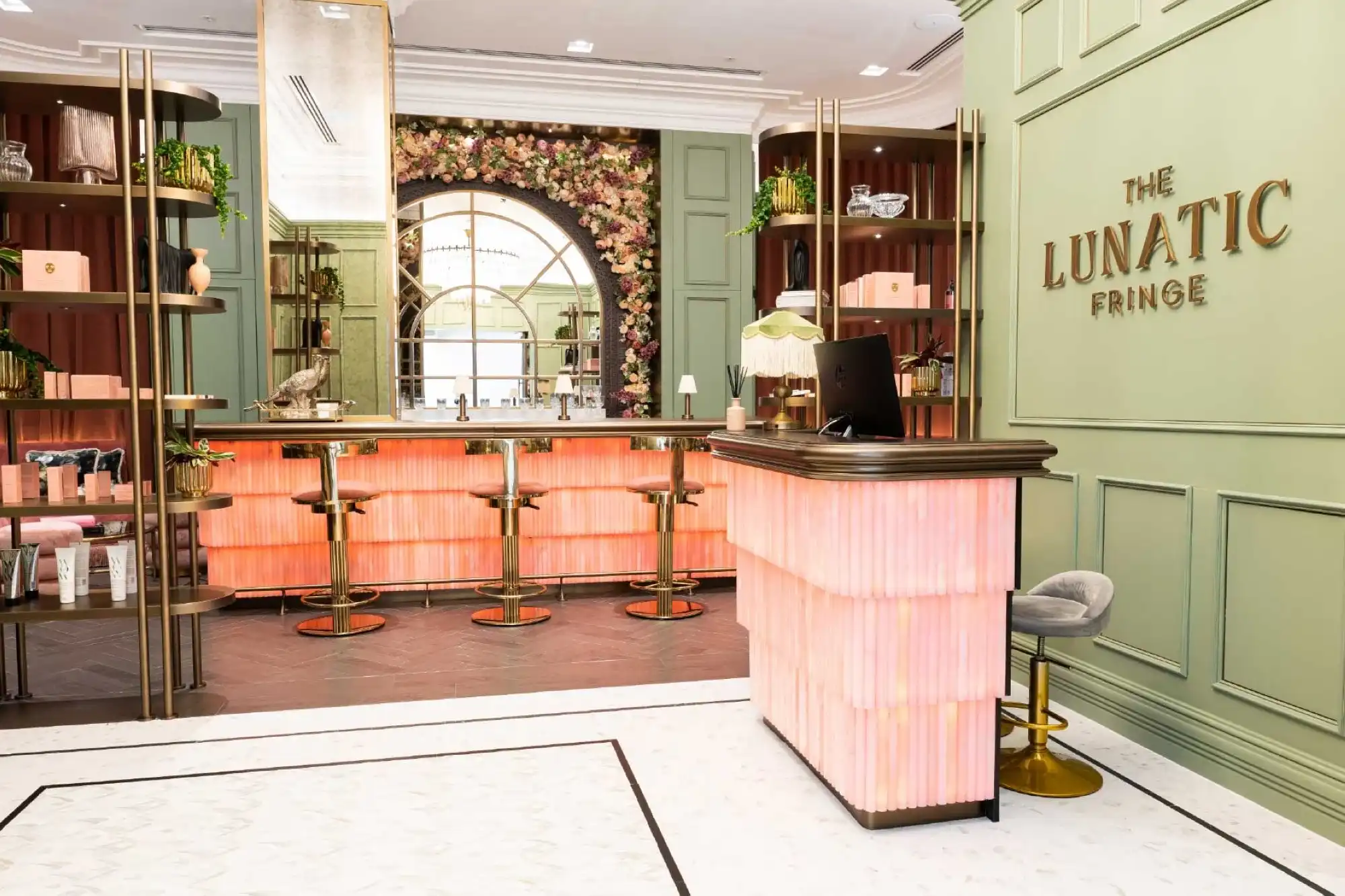Lunatic Fringe, Dubai