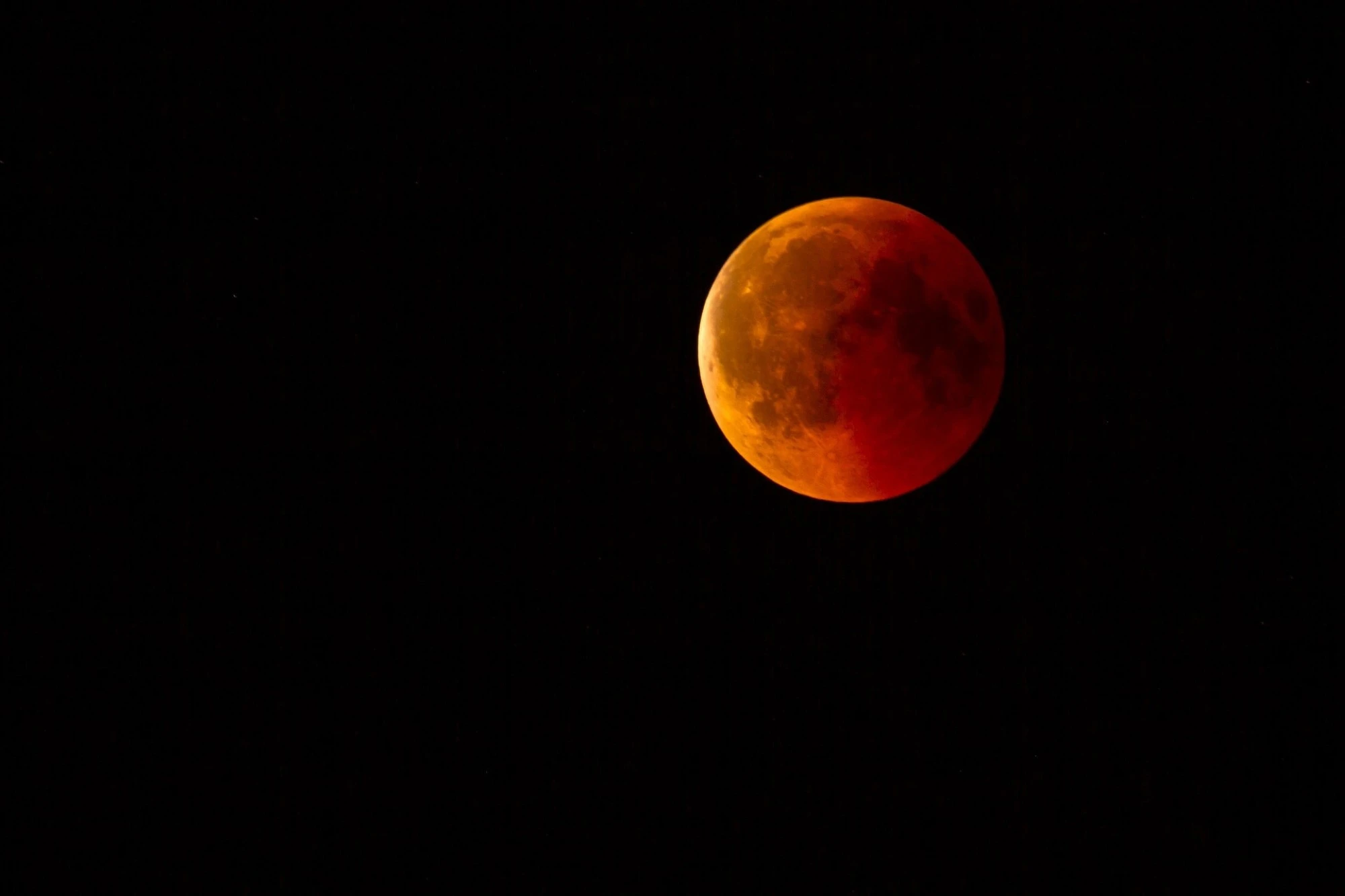 How to watch the rare Blood Moon lighting up skies this weekend | LIST