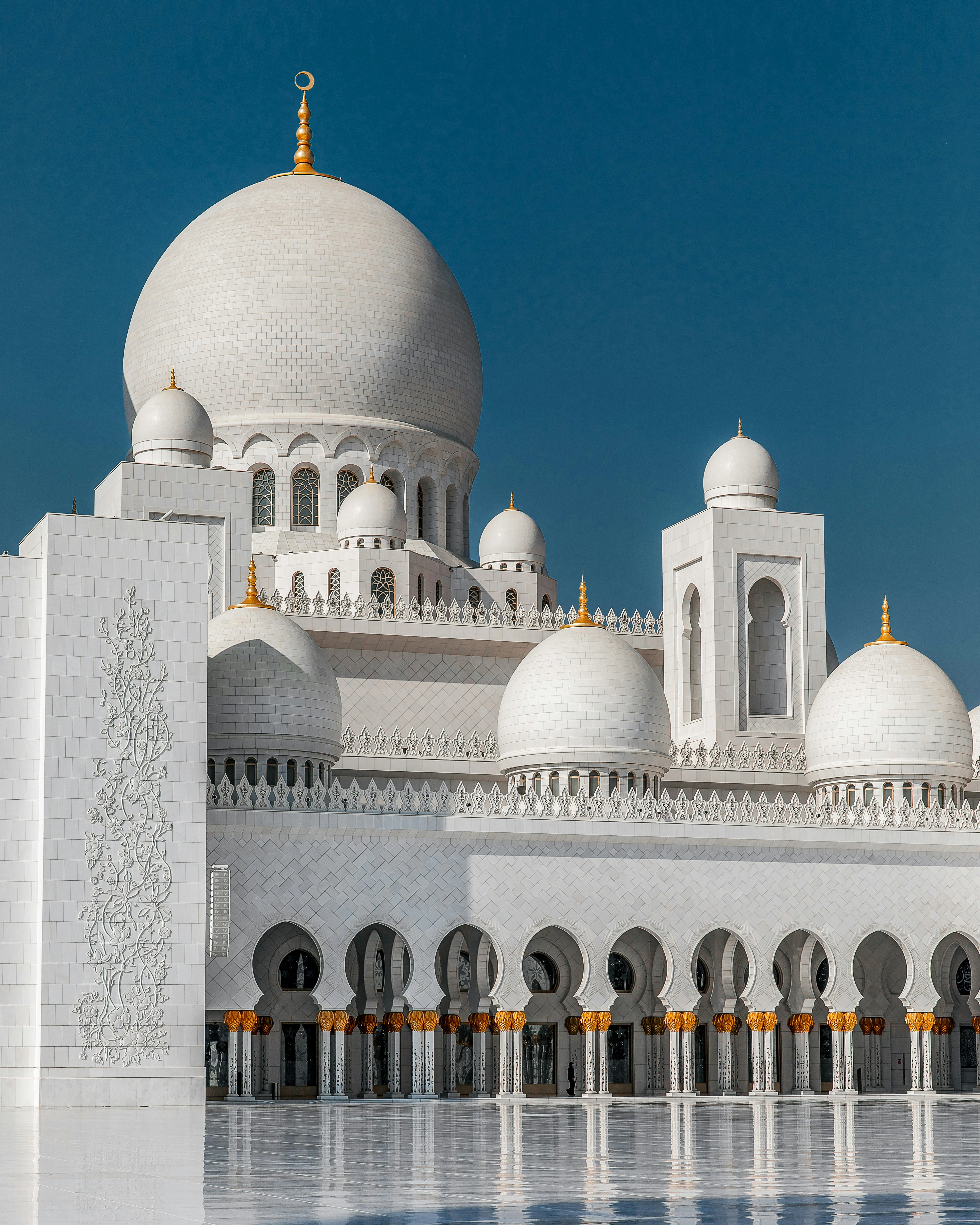 Sheikh Zayed Grand Mosque. Unsplash