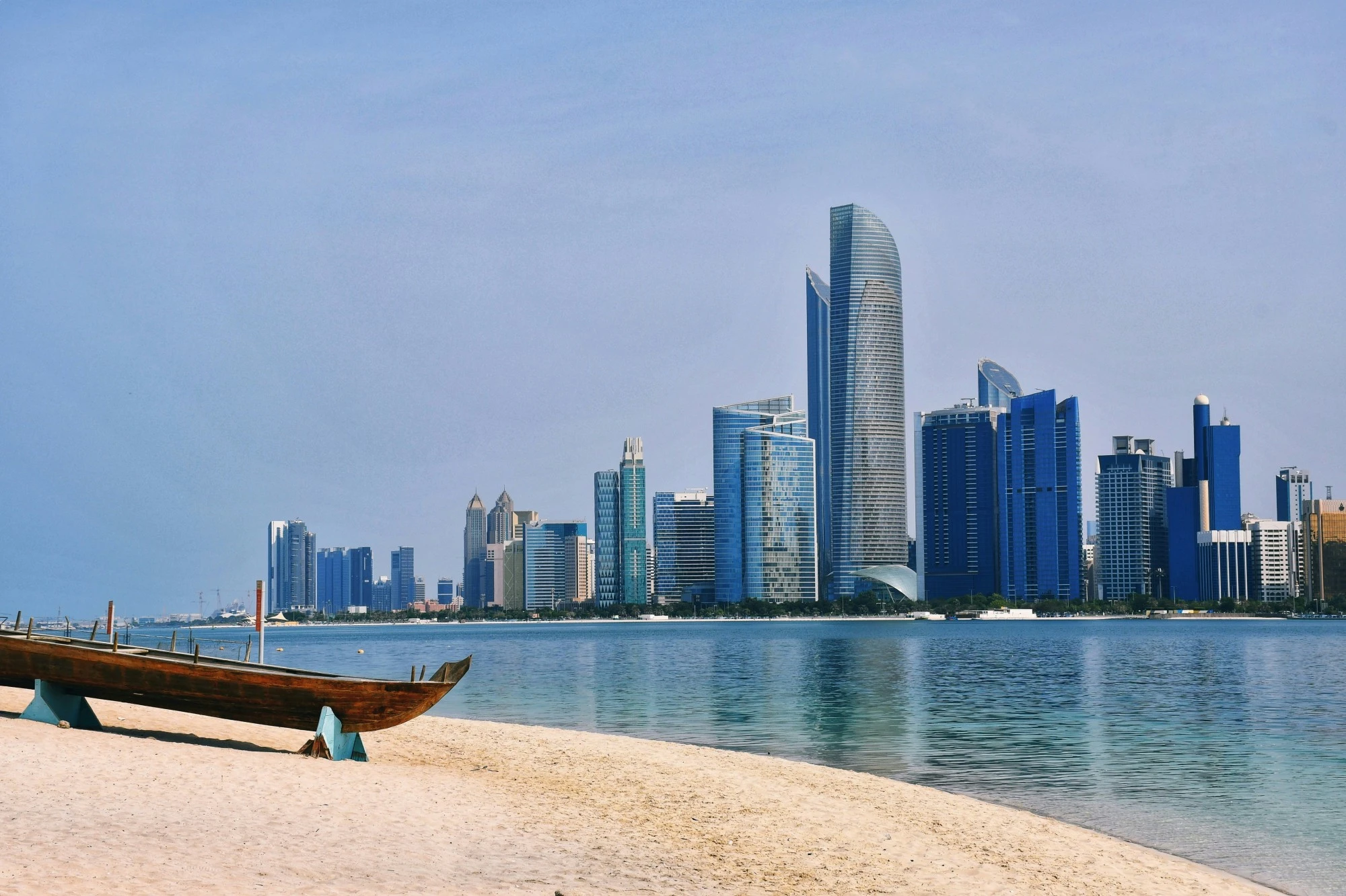 Corniche Beach in Abu Dhabi. Unsplash 
