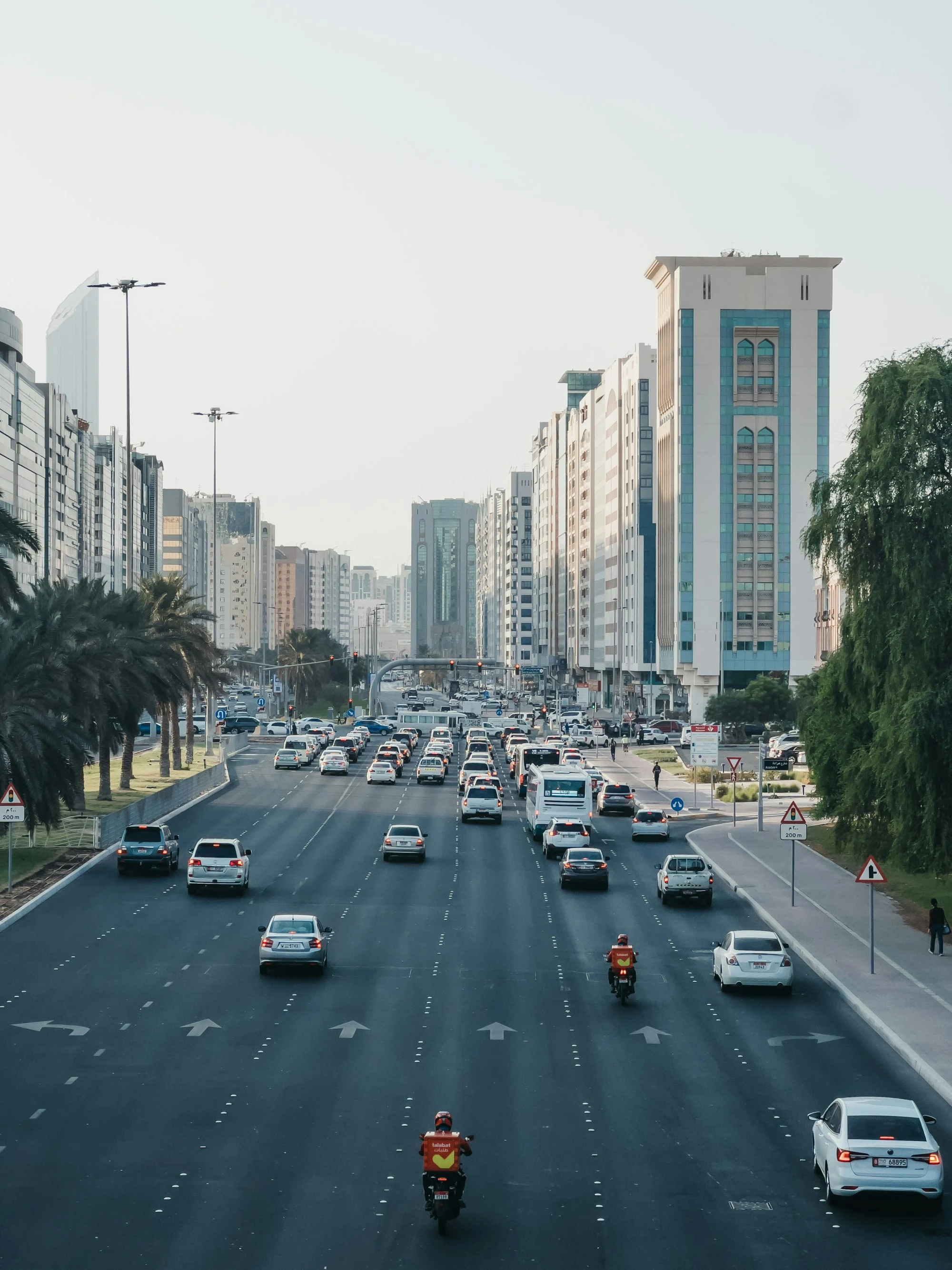 A busy motorway in Abu Dhabi. Unsplash