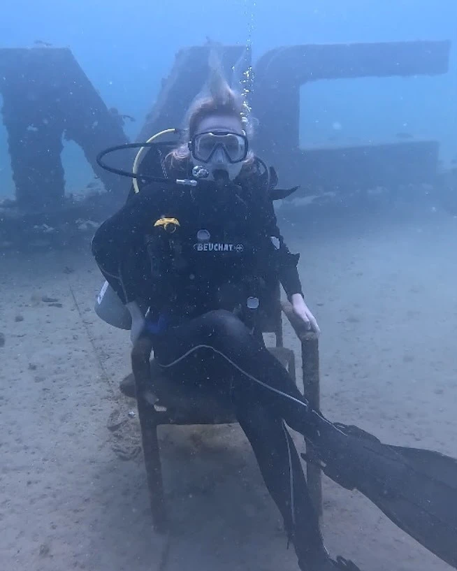 Diving at the GMC reef in Qatar