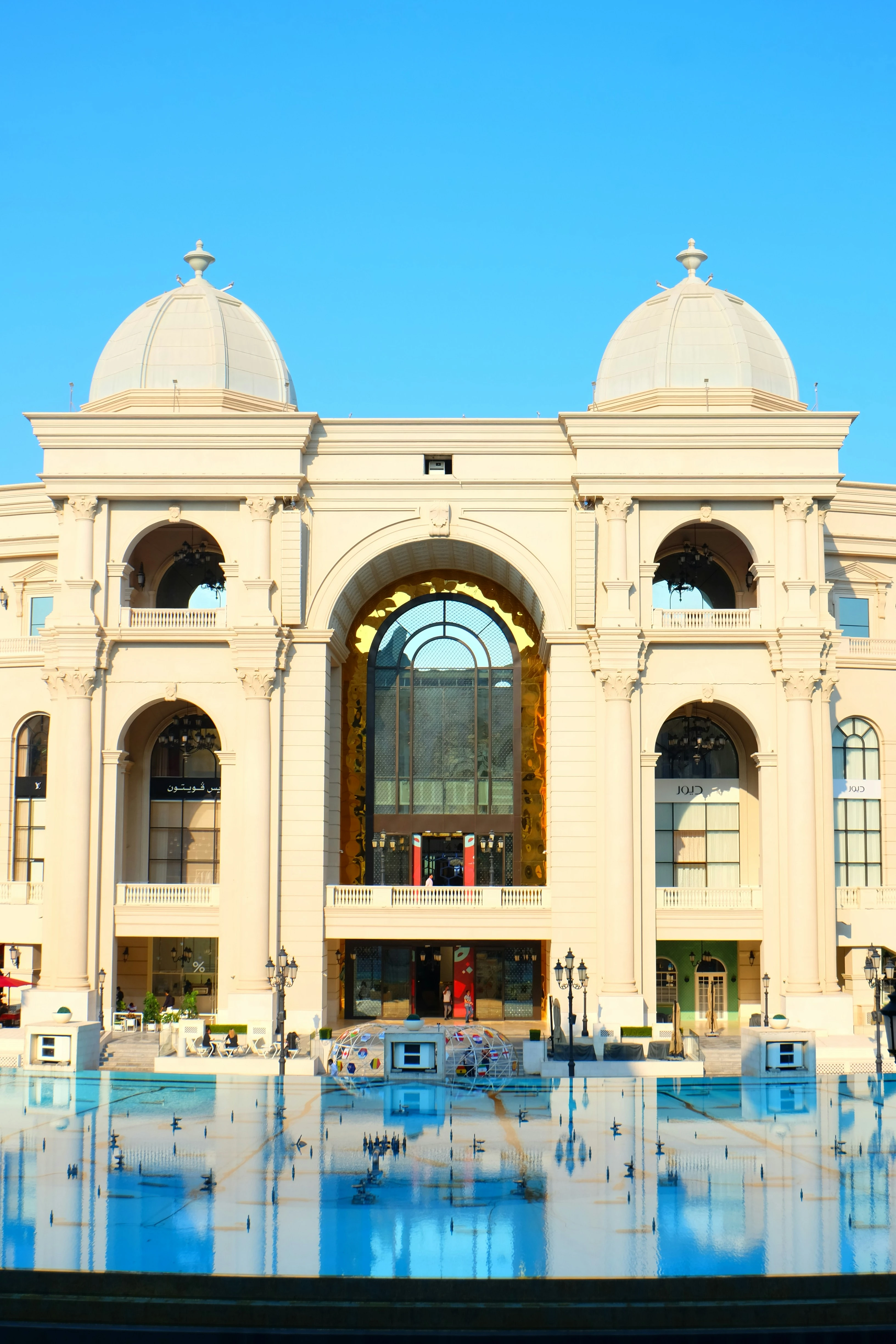 Place Vendôme Mall. Unsplash
