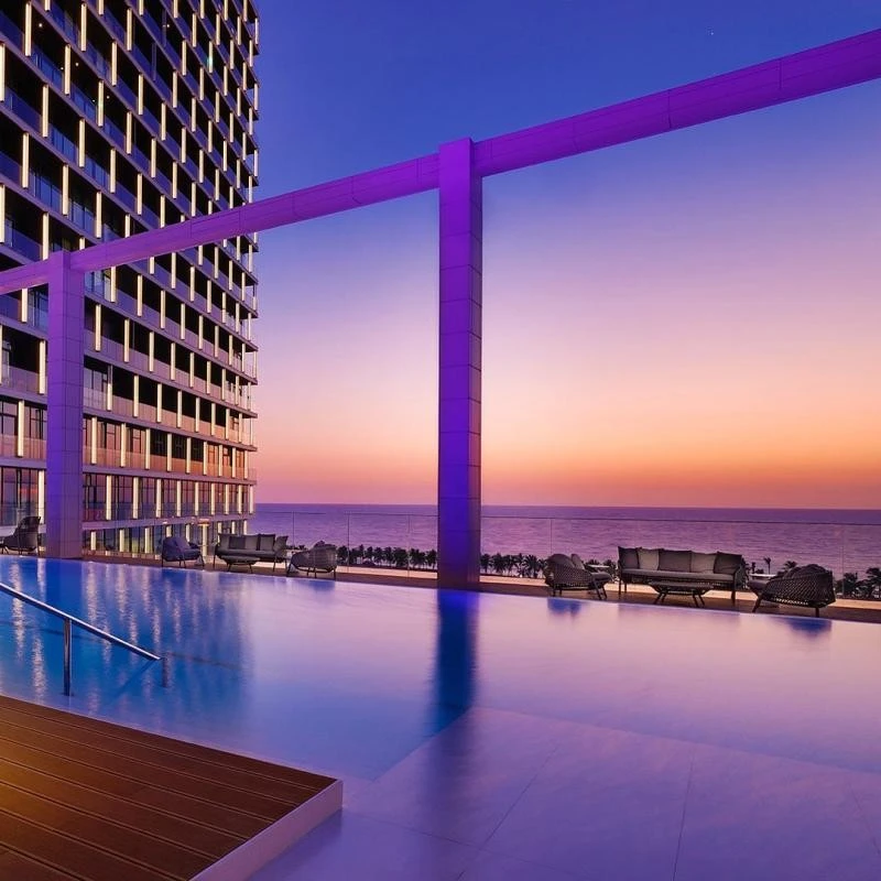 Infinity pool overlooking the corniche at the Shangri-La Jeddah